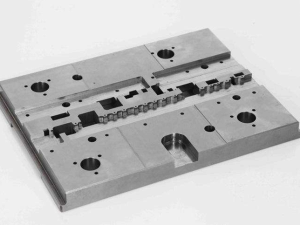 提高五金沖壓模具的耐用度的幾種方法